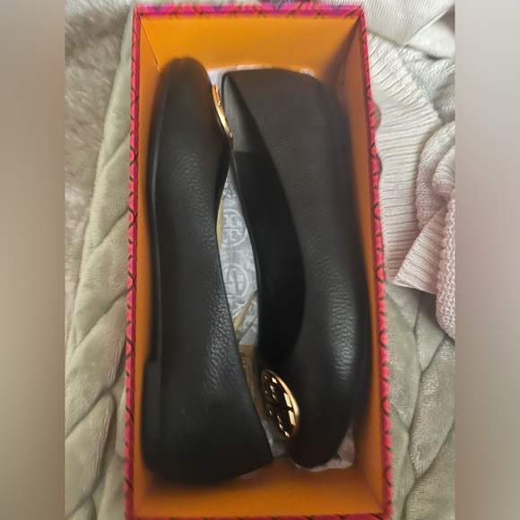 Like New Tory Burch Chelsea Ballet Flats - Picture 3 of 5